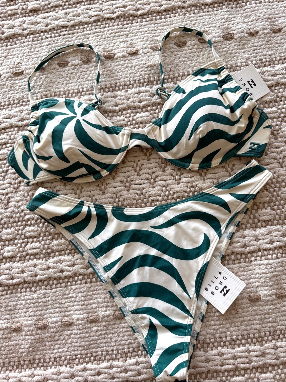 🔥🔥BILLABONG - ALL THE WAVES TALIA UNDERWIRE SKIMPY HIKE BIKINI SET🔥